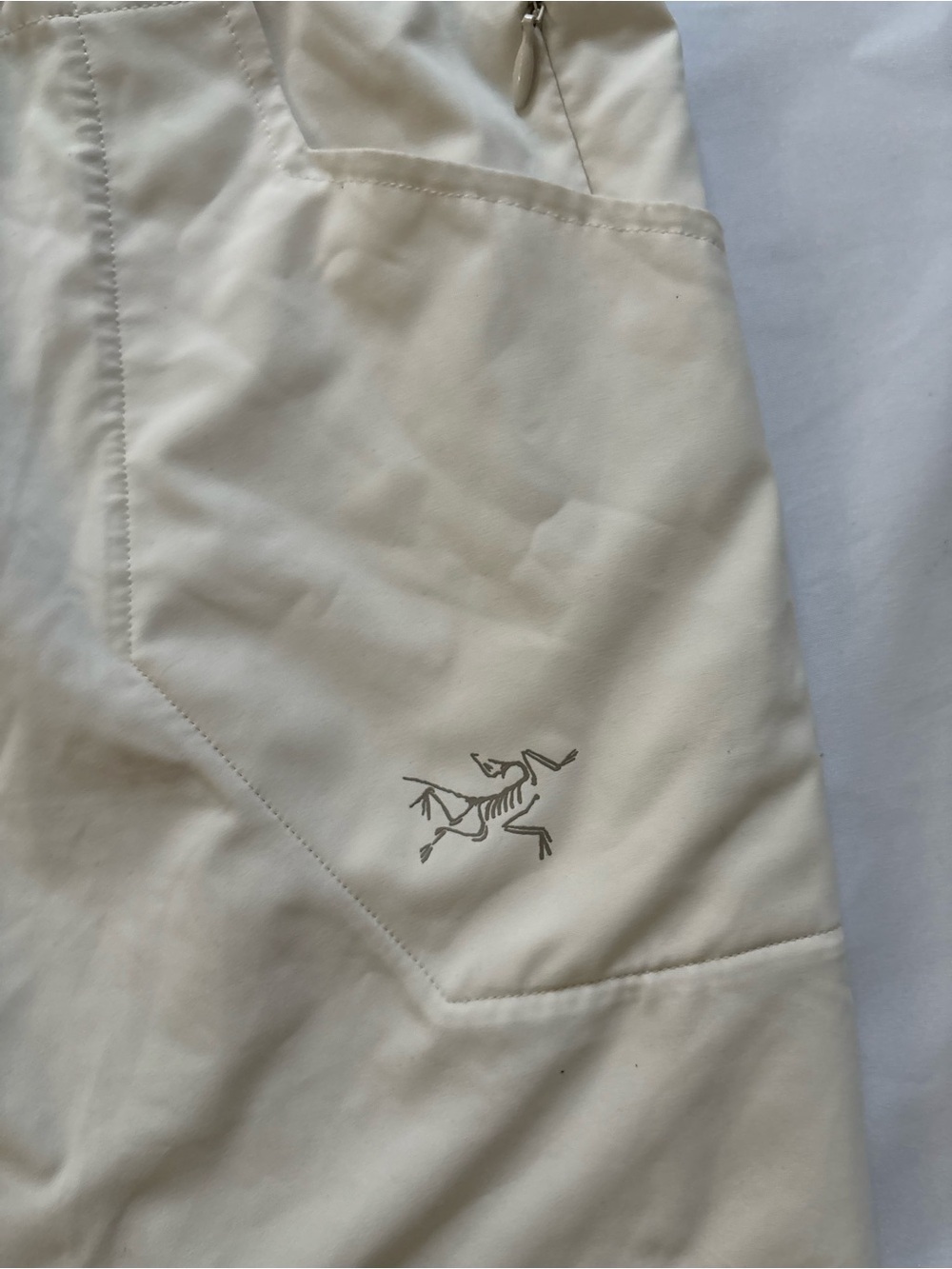 Cream Arcteryx athletic dress new condition - Picture 2 of 5